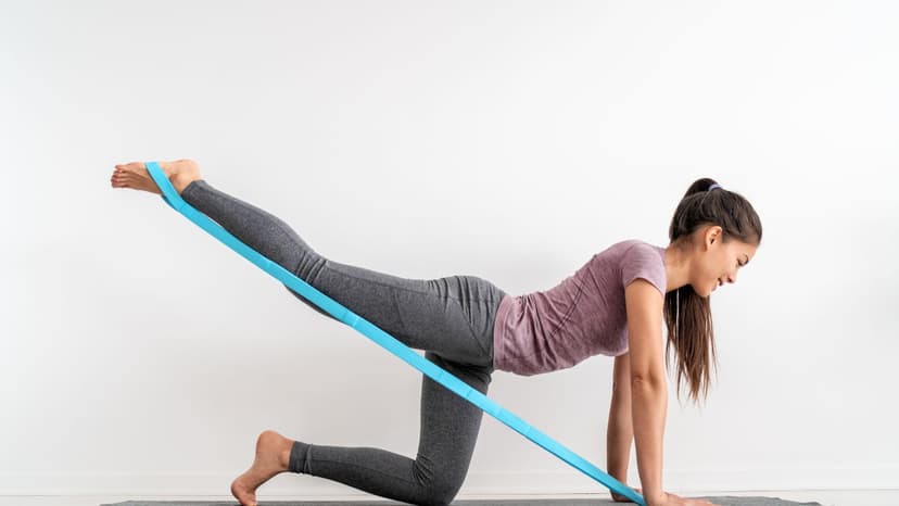 शुरुआती रेज़िस्टेंस बैंड वर्कआउट workout