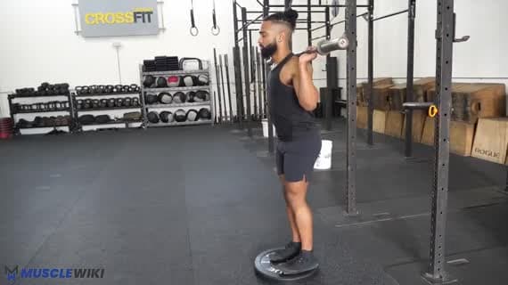 杠铃缺口弓步