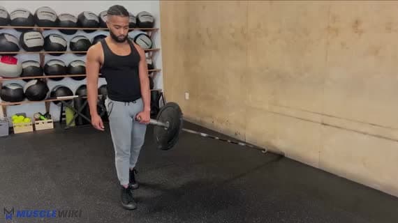 الرفعة الرومانية باللاندماين بوضعية الأرجل المتباعدة
