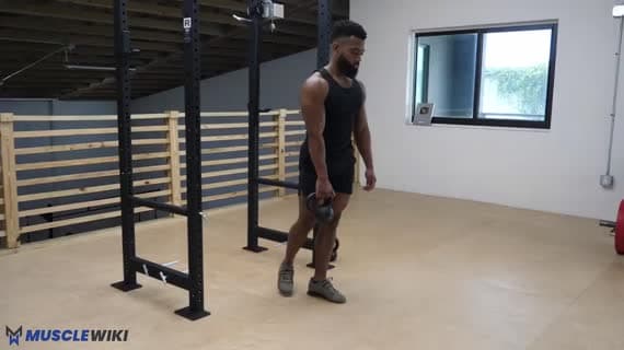الرفعة الميتة على ساق واحدة باستخدام kettlebell
